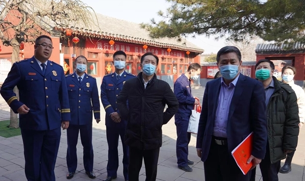 绝对安全,2月9日,天安门地区管委会党组书记,主任费宝岐同志一行5人