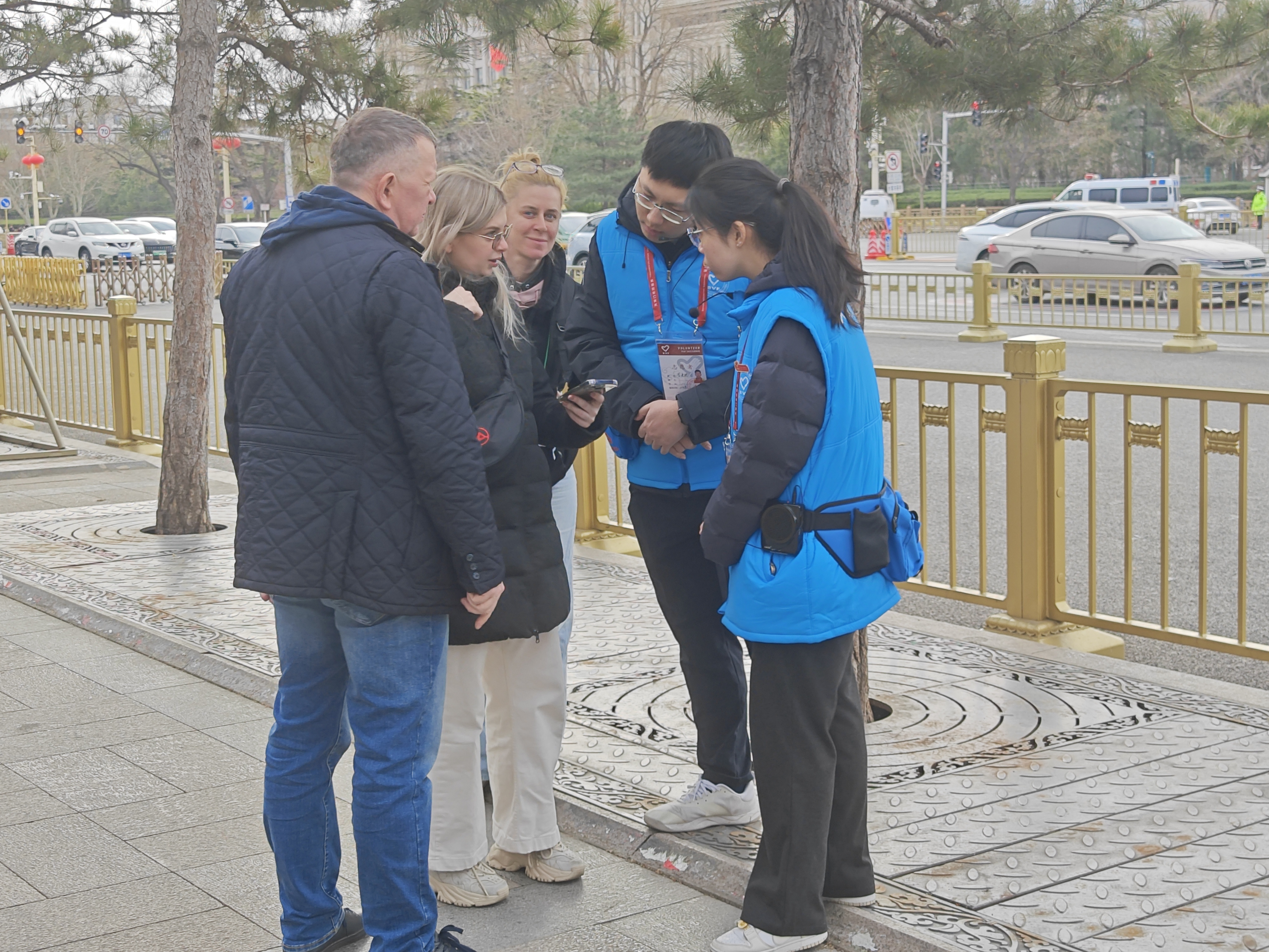 传承雷锋精神 志愿服务先行